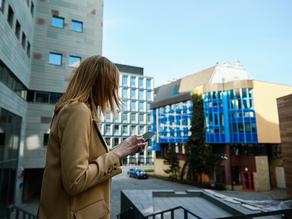 Jak Zarezerwować Hotel w Centrum Augsburga Online – Kompletny Przewodnik